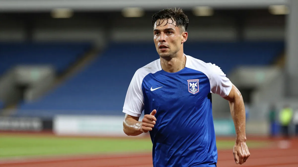 Ipswich Town fan Callum Sparkes to run to every away game in Premier League, raising money for the Ipswich Town Foundation
