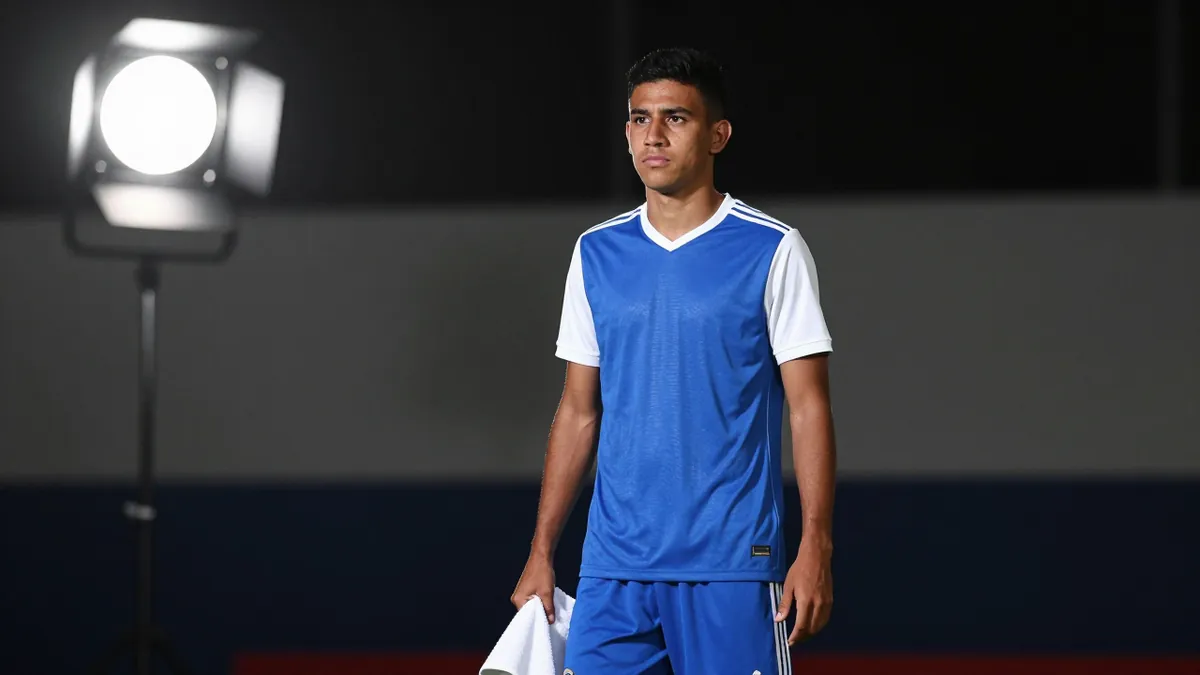 Ipswich Town have agreed in principle to sign Paraguay international Julio Enciso from Strasbourg